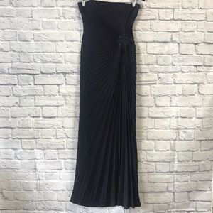 David Meister Strapless Pleated Formal Gown Midnight Blue Women's Size 6 EUC